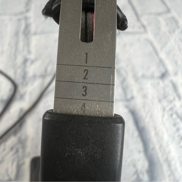 Plantronics by Poly Voyager Focus UC Wireless Headset w/Charge Stand - Picture 5 of 11